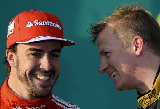 Fernando Alonso (à gauche) et Kimi Räikkönen