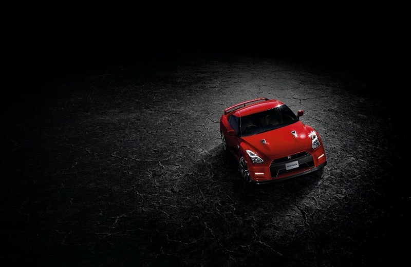 nissan-GT-R-2014