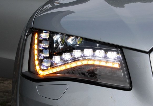 LED automobile